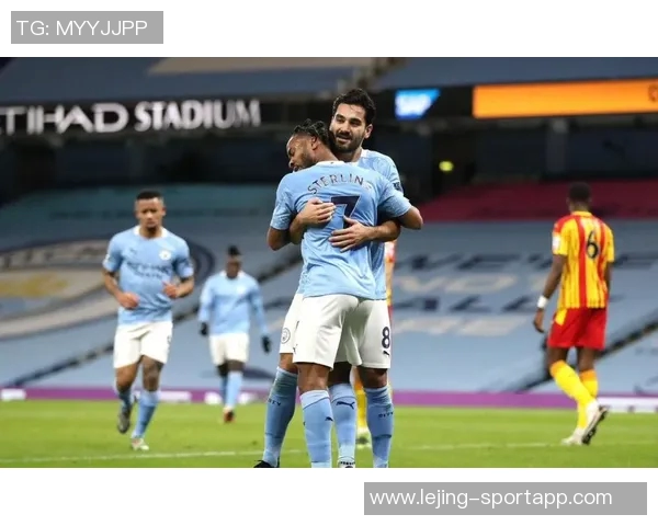 曼城球员哈兰德迪亚斯携手探访儿童医院捐赠超1300份温暖礼物