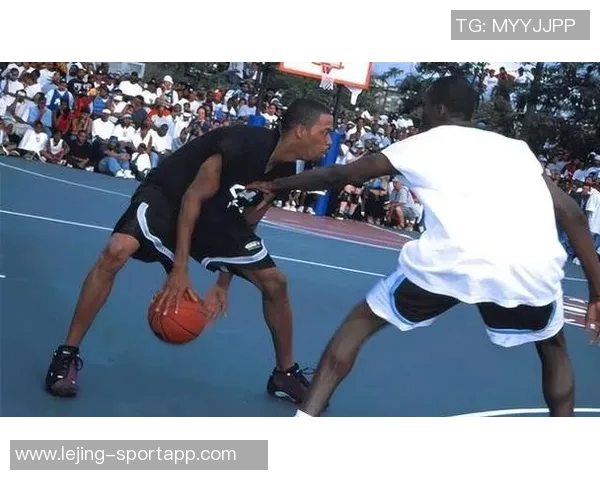 姚明与街球王阿尔斯通重聚合影引发球迷回忆与热议