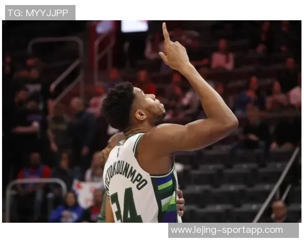 字母哥训练中展现惊人弹跳轻松完成大风车扣篮引发球迷热议