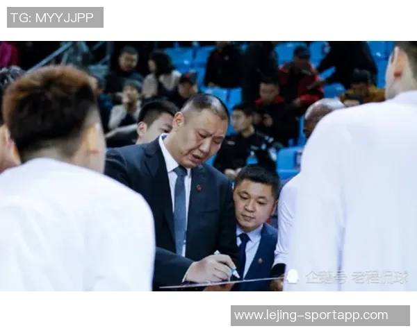 热火阵容虽显杂乱但后程发力能力强季后赛前景乐观